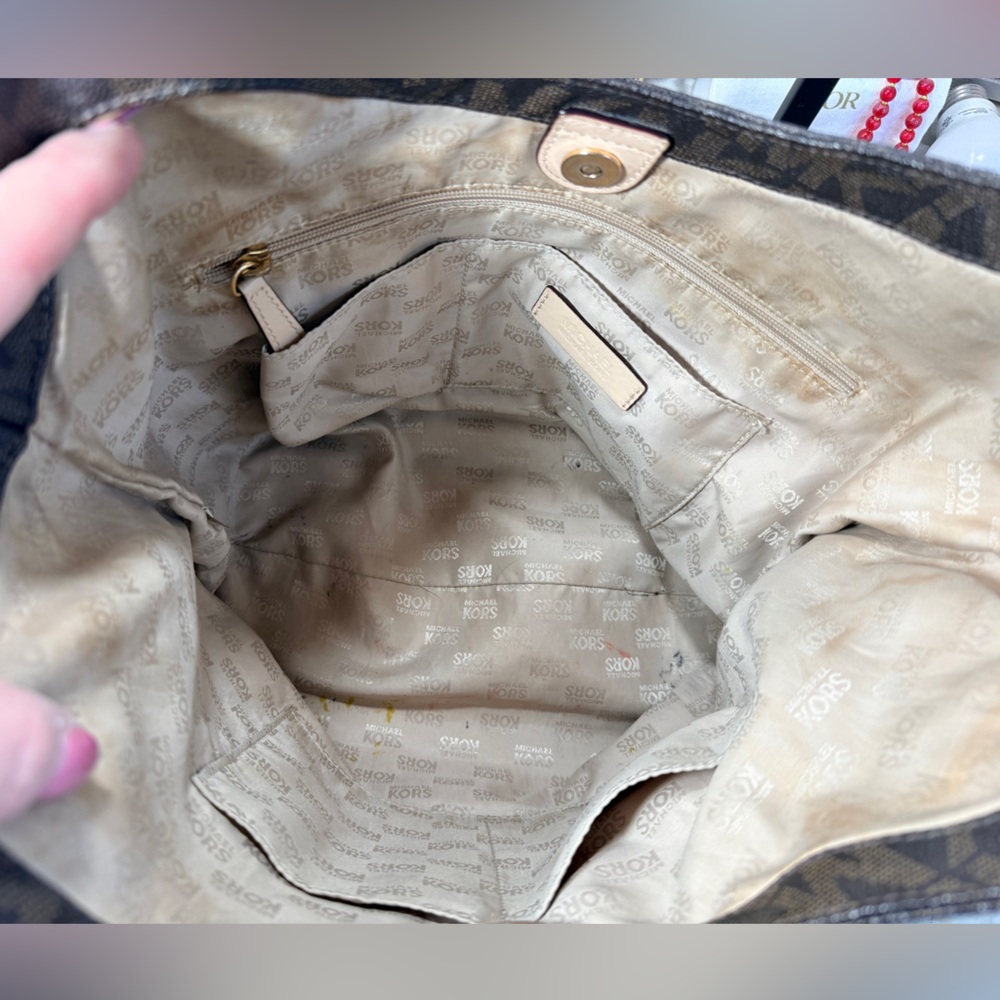 Michael Kors Lilly Large Tote Shoulder Bag - Picture 8 of 10